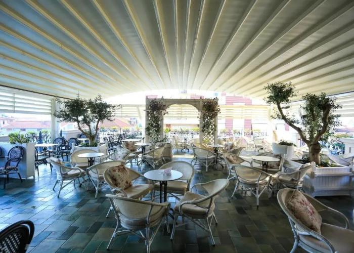Hotel Monarch
