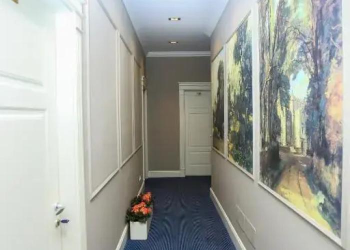 Hotel Monarch