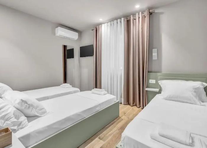 Villa Zoi A Stay to Remember I Guest House in Elbasan Castle