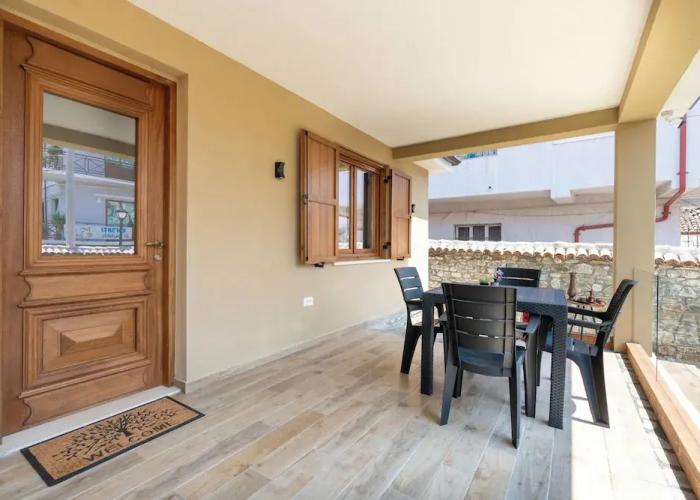 Villa Zoi A Stay to Remember I Guest House in Elbasan Castle