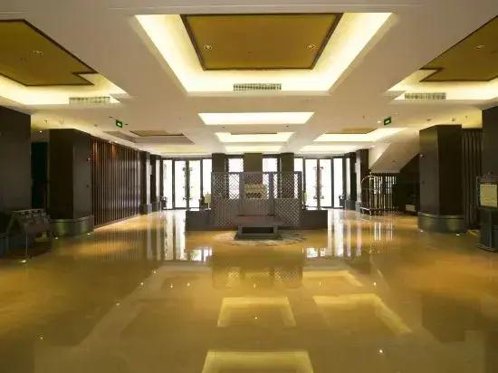 Gongga cliff Hot Spring Hotel