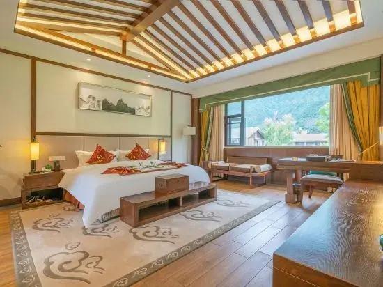 Gongga cliff Hot Spring Hotel
