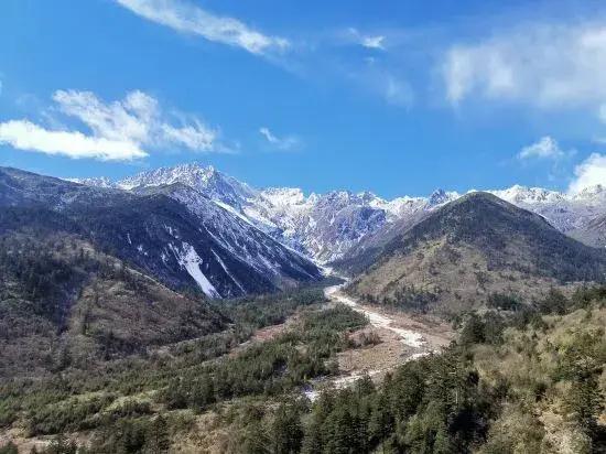 Hailuogou Yunjianshanshe Inn