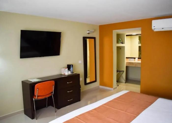 El Camino Hotel & Suites
