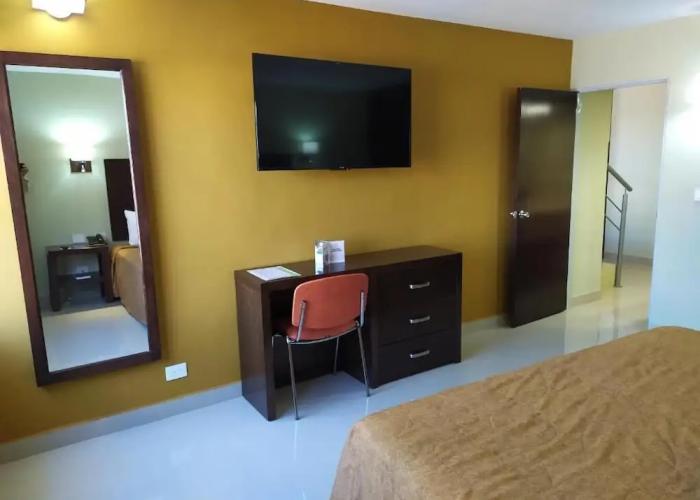 El Camino Hotel & Suites