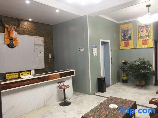 фото Danba Hotel