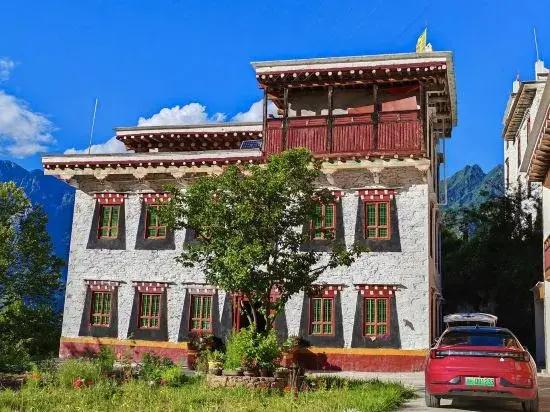 Danba Cosa Xikang Homestay