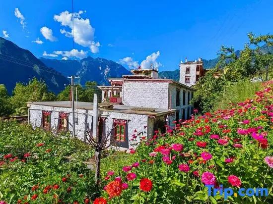 Danba Cosa Xikang Homestay