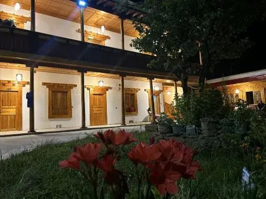 Danba Cosa Xikang Homestay