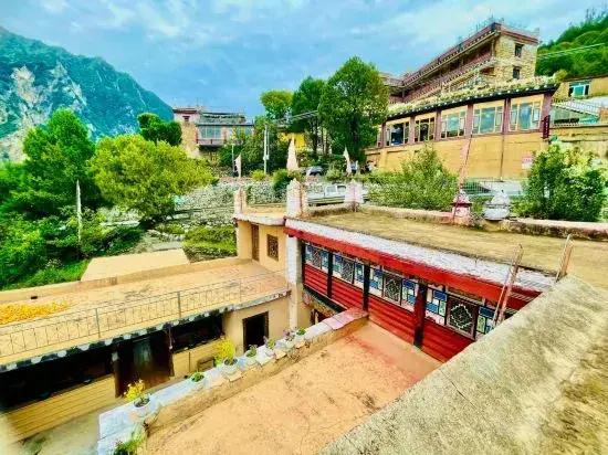 Danba Daughter Qing Manor (Jiaju Zangzhai No.1 Environmenttai Branch)