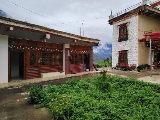 Danba ah Mi Yongge Homestay