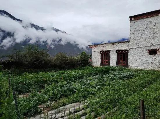 Danba ah Mi Yongge Homestay