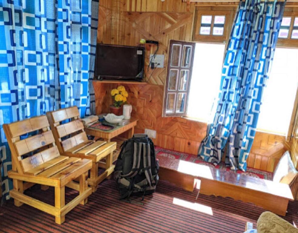 StayApart - Shruti Guest House