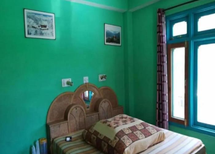 StayApart - Shruti Guest House