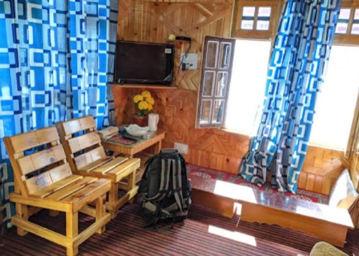 StayApart - Shruti Guest House