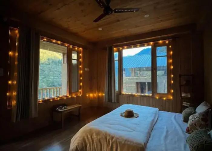 Kefi Bakehouse & Stays Tirthan
