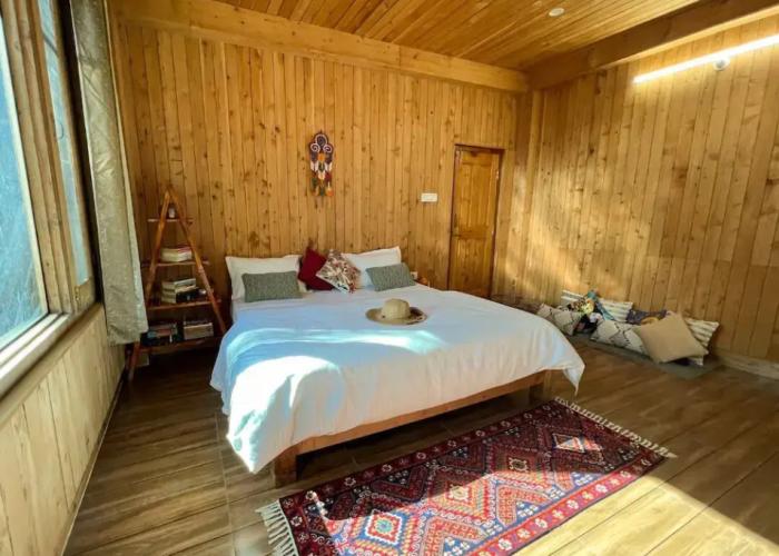 Kefi Bakehouse & Stays Tirthan