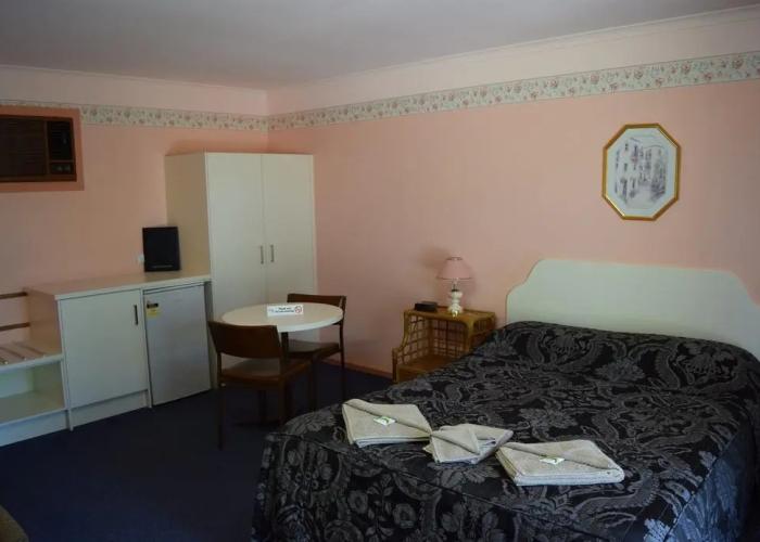Roundhouse Motel