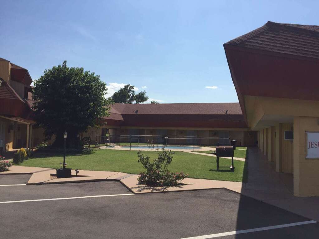 Knights Inn Fairview