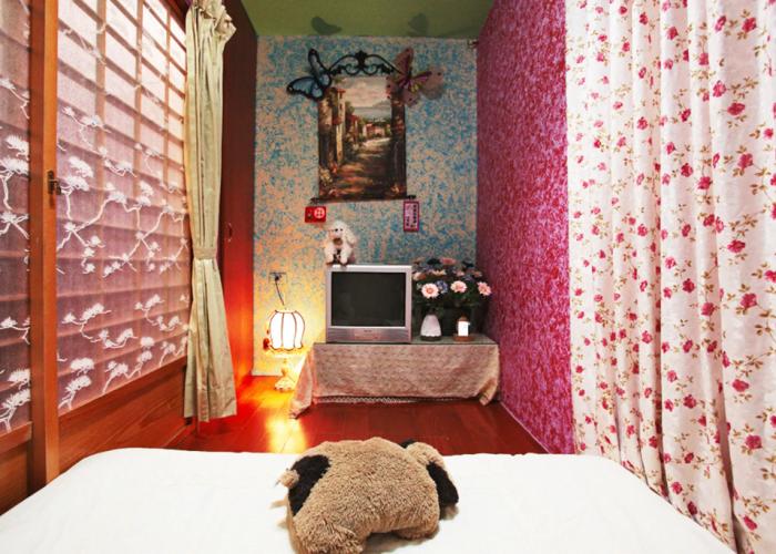 3D Sunflower Embossed B&B