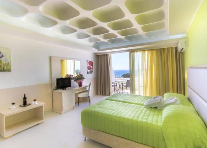 Kouros Palace Hotel