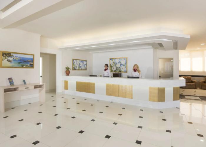 Kouros Palace Hotel