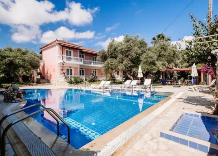 Kyprianos Aparthotel