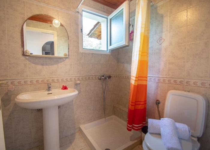 Family Private Homes with Sea View