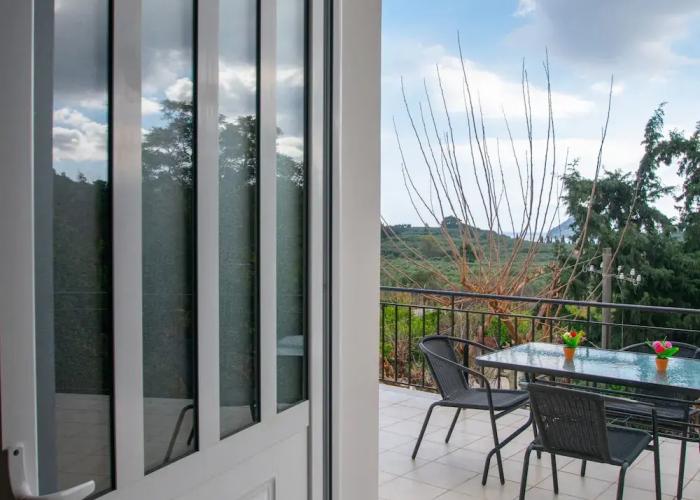 Family Private Homes with Sea View