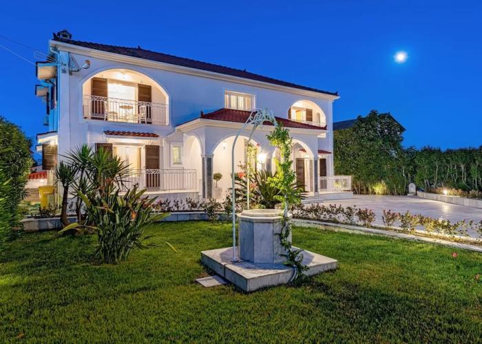 Aigli Villa