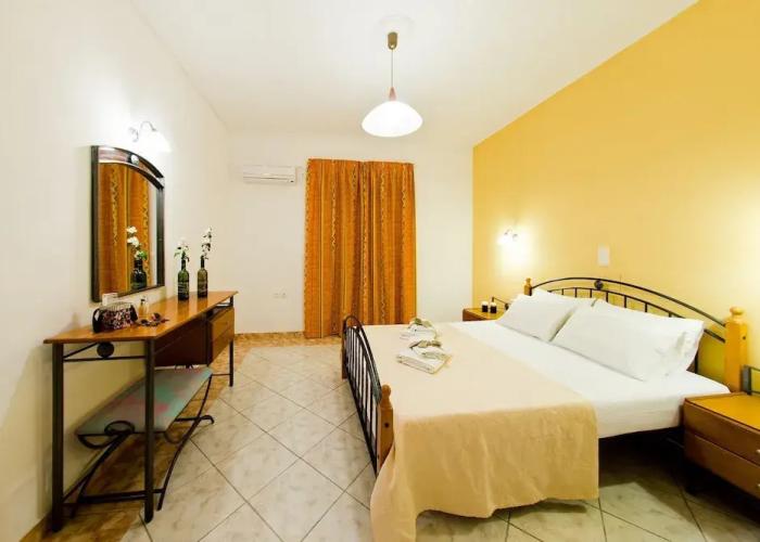 Remezzo Apartments & Studios