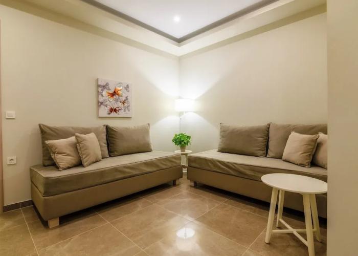Remezzo Apartments & Studios