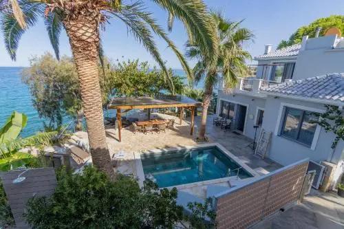 Paradisso Luxury Beach Villas
