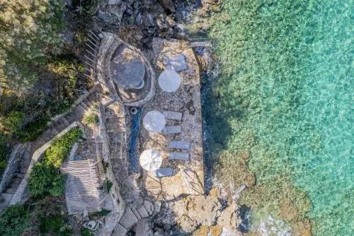 Paradisso Luxury Beach Villas