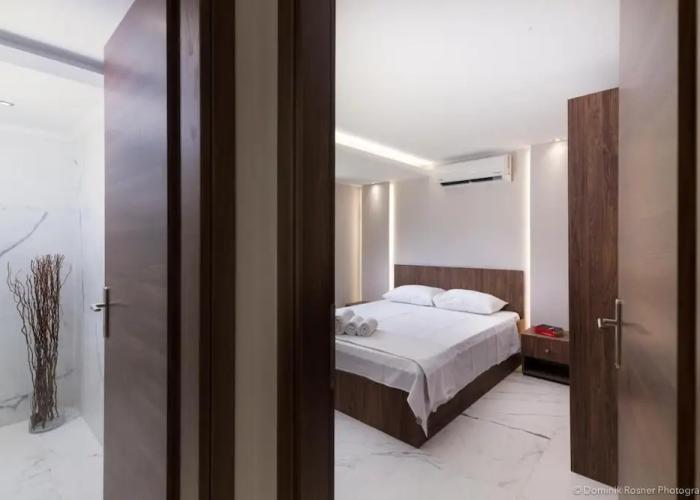 Seashore Stream Suites