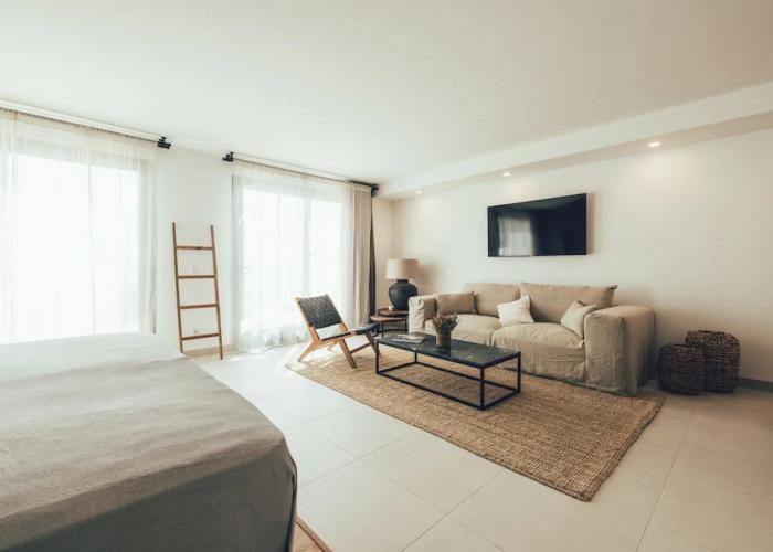 Cala Lanuza Suites