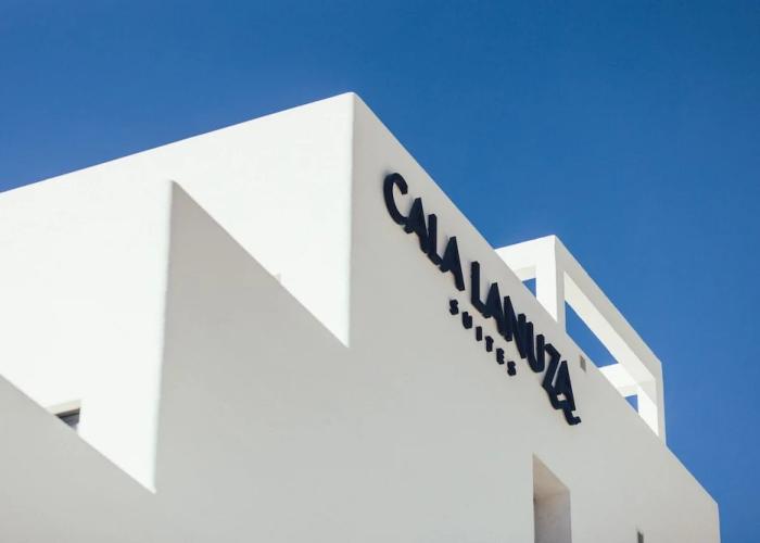 Cala Lanuza Suites