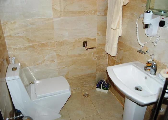 144 Suites Luxury Hotel