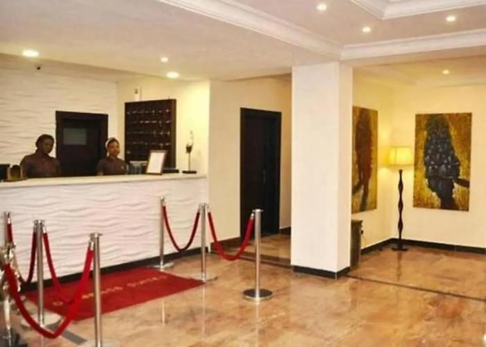 De Brass Suites Hotel