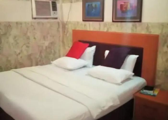Jerry Cedarwood Guest House