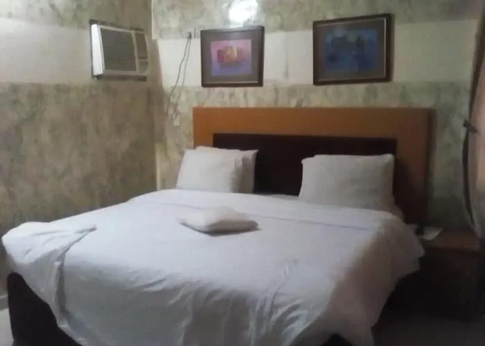 Jerry Cedarwood Guest House
