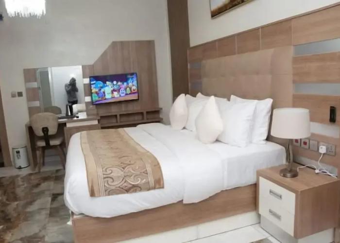 Celebrity Hotels