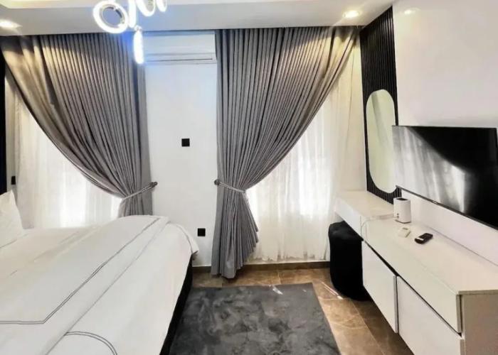 Marcliff Apartments
