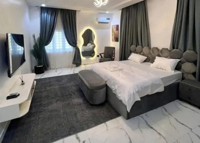 Marcliff Apartments
