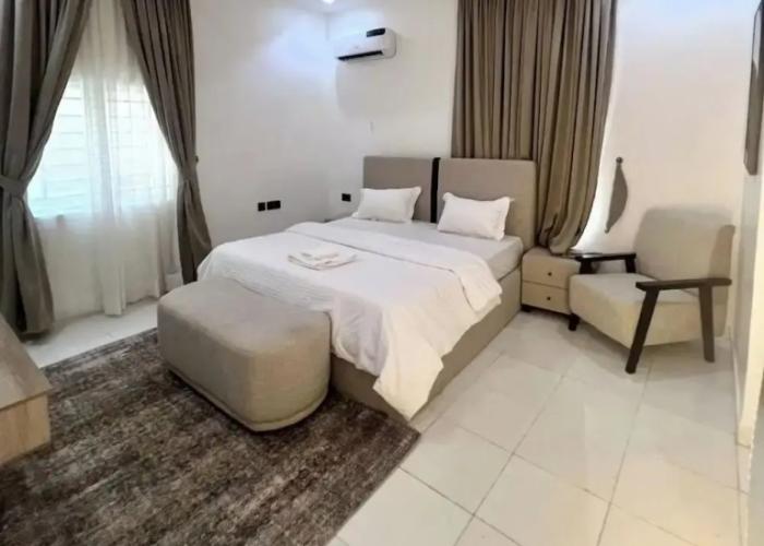 Marcliff Apartments