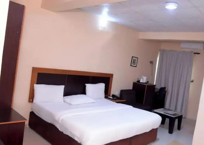 Ididie Hotels