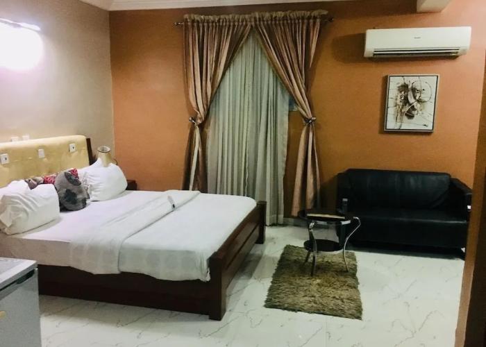 Euc Demodern Hotel & Suites
