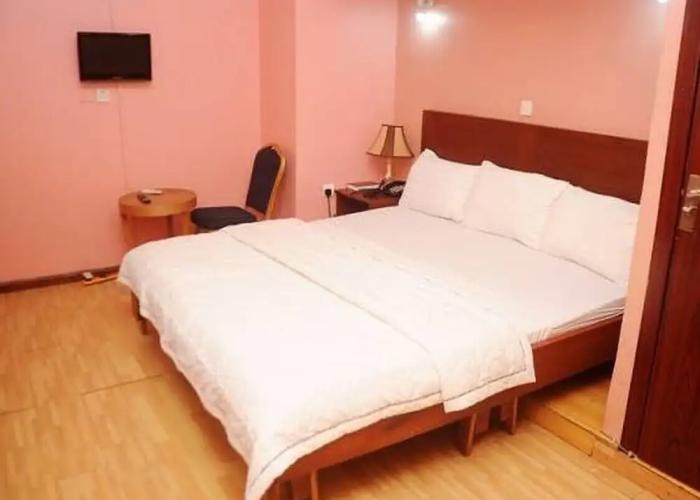 Benny Hotel