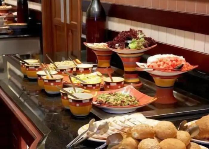 Villa Park Hotels