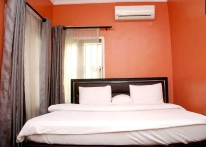 Ivon Suites